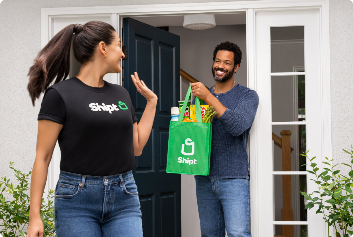 Shopper waving goodbye to customer after Shipt delivery